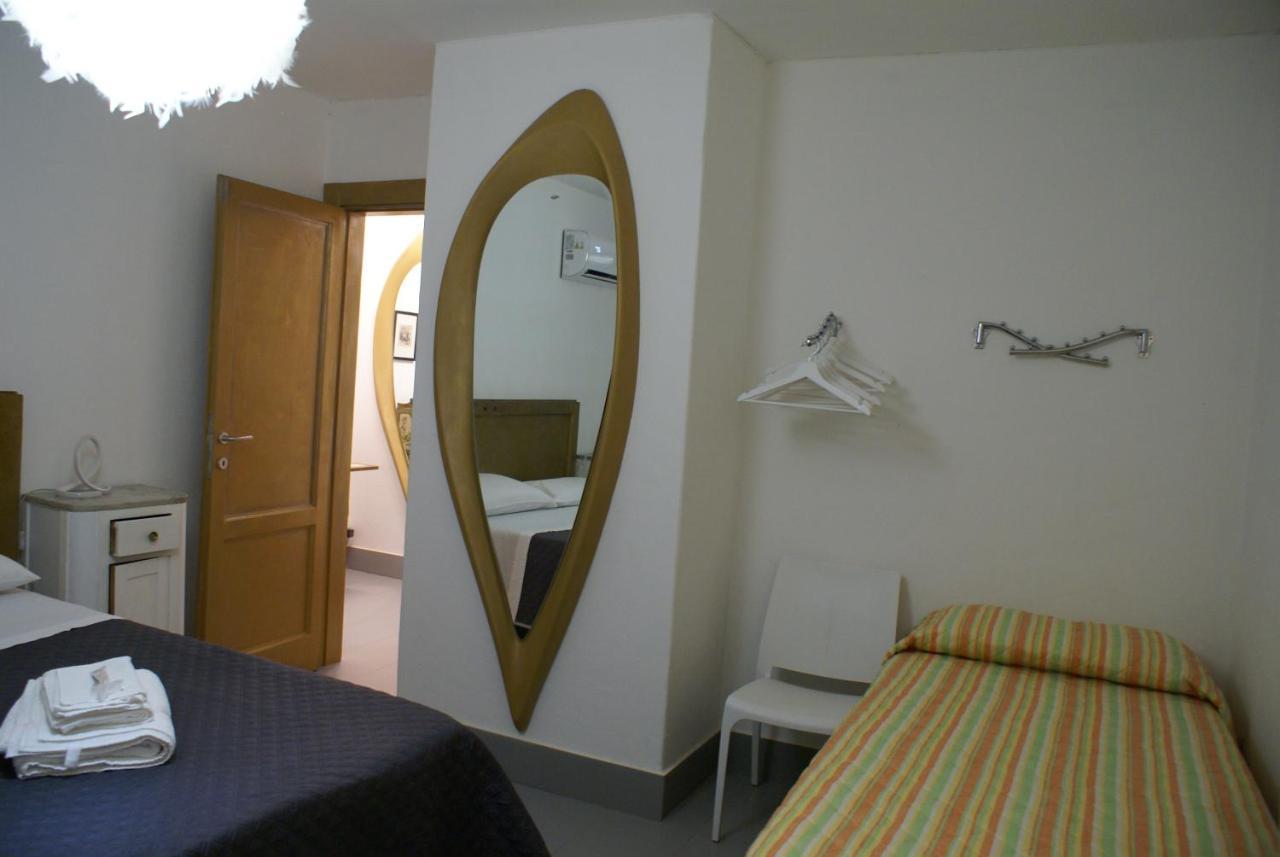 Domusauroom, Relax Nel Cuore Della Versilia - Pet Friendly Viareggio Bagian luar foto