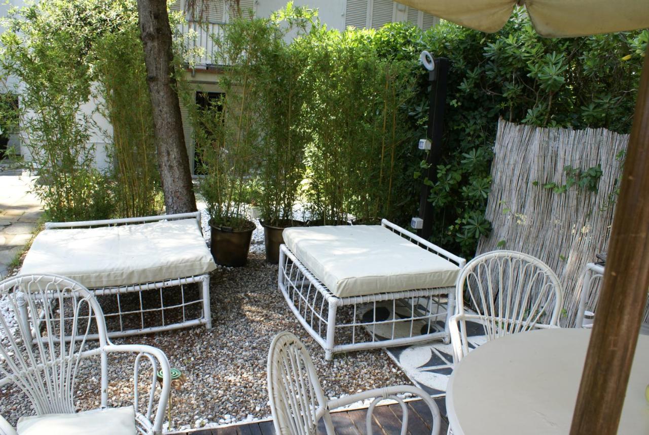 Domusauroom, Relax Nel Cuore Della Versilia - Pet Friendly Viareggio Bagian luar foto