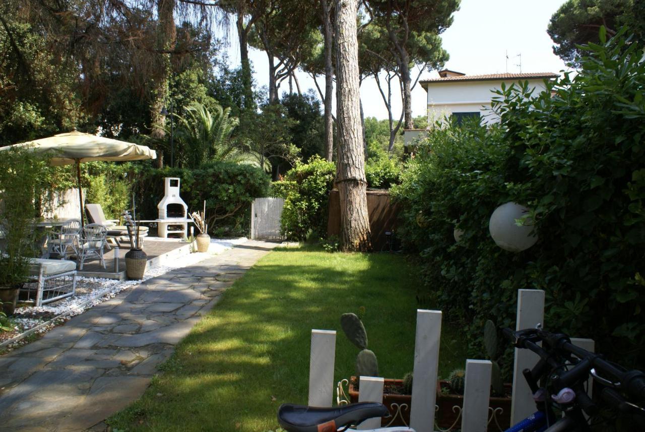 Domusauroom, Relax Nel Cuore Della Versilia - Pet Friendly Viareggio Bagian luar foto